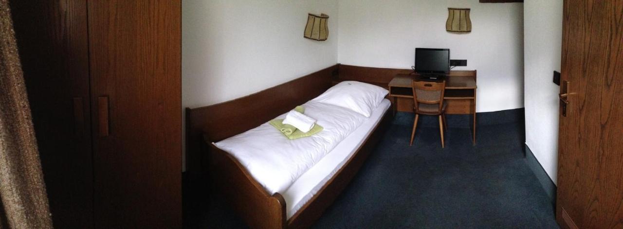 Aparthotel Goldene Rose Ebersbach an der Fils Exterior foto